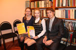 Юные журналисты Александра Калининская, Виктория Мартынова (обе из Удимского) и Денис Вяткин из Песчаницы.