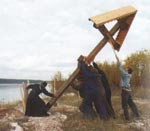 Поклонный крест в память погибших священников (деревня Дурницыно)|Фото из книги Коряжма, 2004.