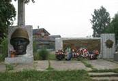 Памятник землякам, погибшим в годы Великой Отечественной войны в Куимихе. Фото О. Анисимовой. 2010 г.